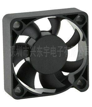 舞臺(tái)燈光散熱風(fēng)扇不僅是舞臺(tái)燈光壽命的延長(zhǎng)者，更能保護(hù)自己